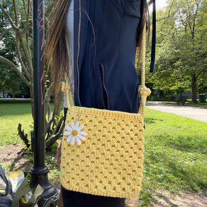 Crochet Daisy Crossbody Bag Pattern: Spring Floral Purse DIY (PDF Pattern)