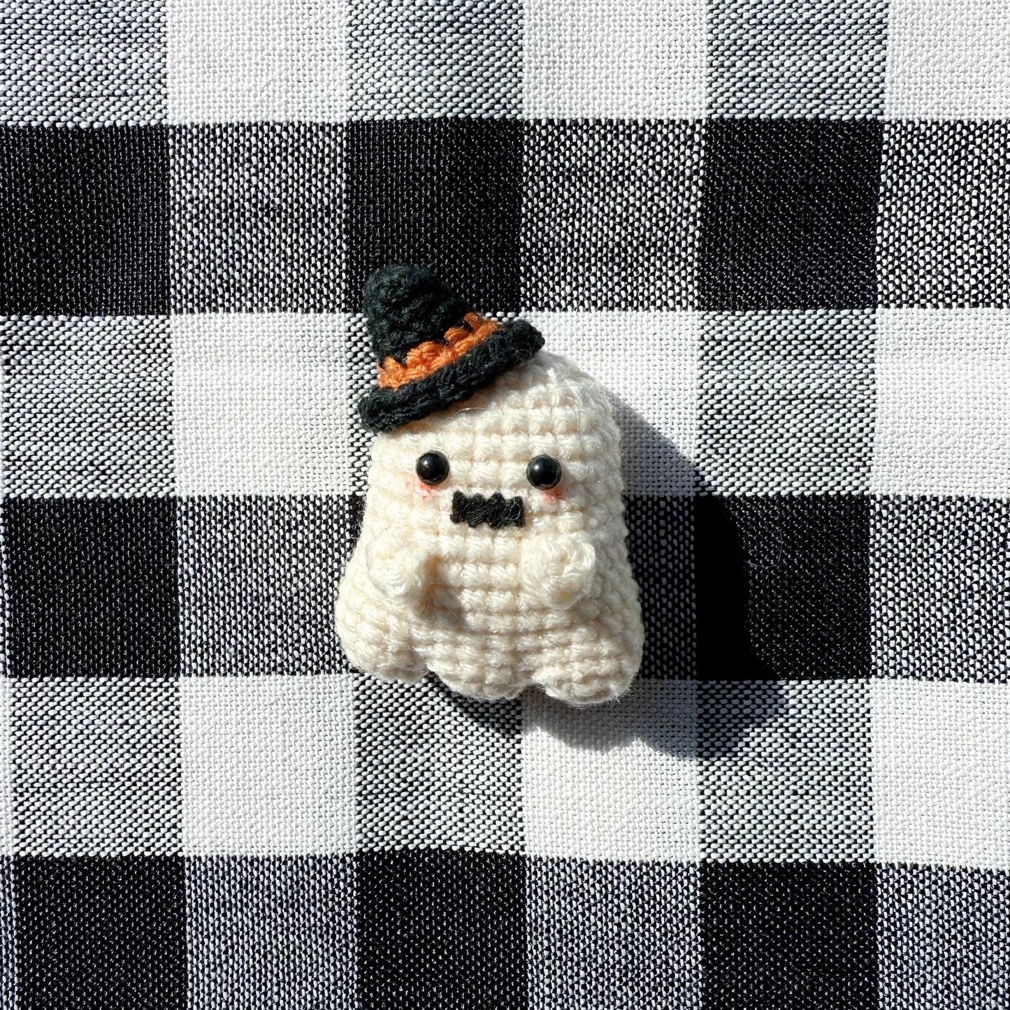 Halloween Crochet Ghost Magnet Pattern | Beginner Amigurumi (PDF Pattern)