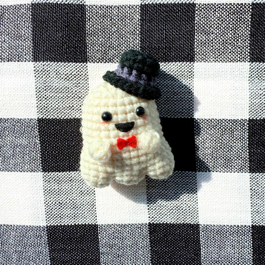 Halloween Crochet Ghost Magnet Pattern | Beginner Amigurumi (PDF Pattern)